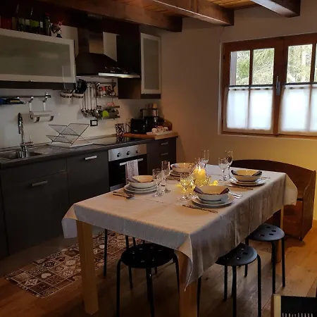 Alpesi faház “in Dai Guriuz”